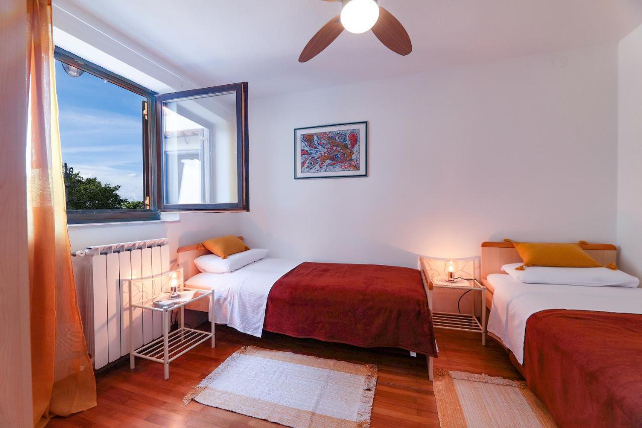 Apartman Villa Marina Rakalj Bagian luar foto