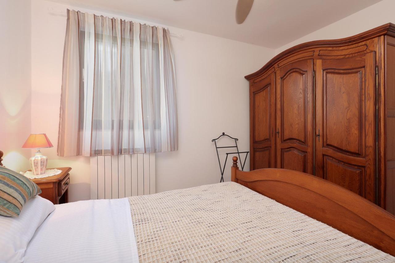 Apartman Villa Marina Rakalj Bagian luar foto